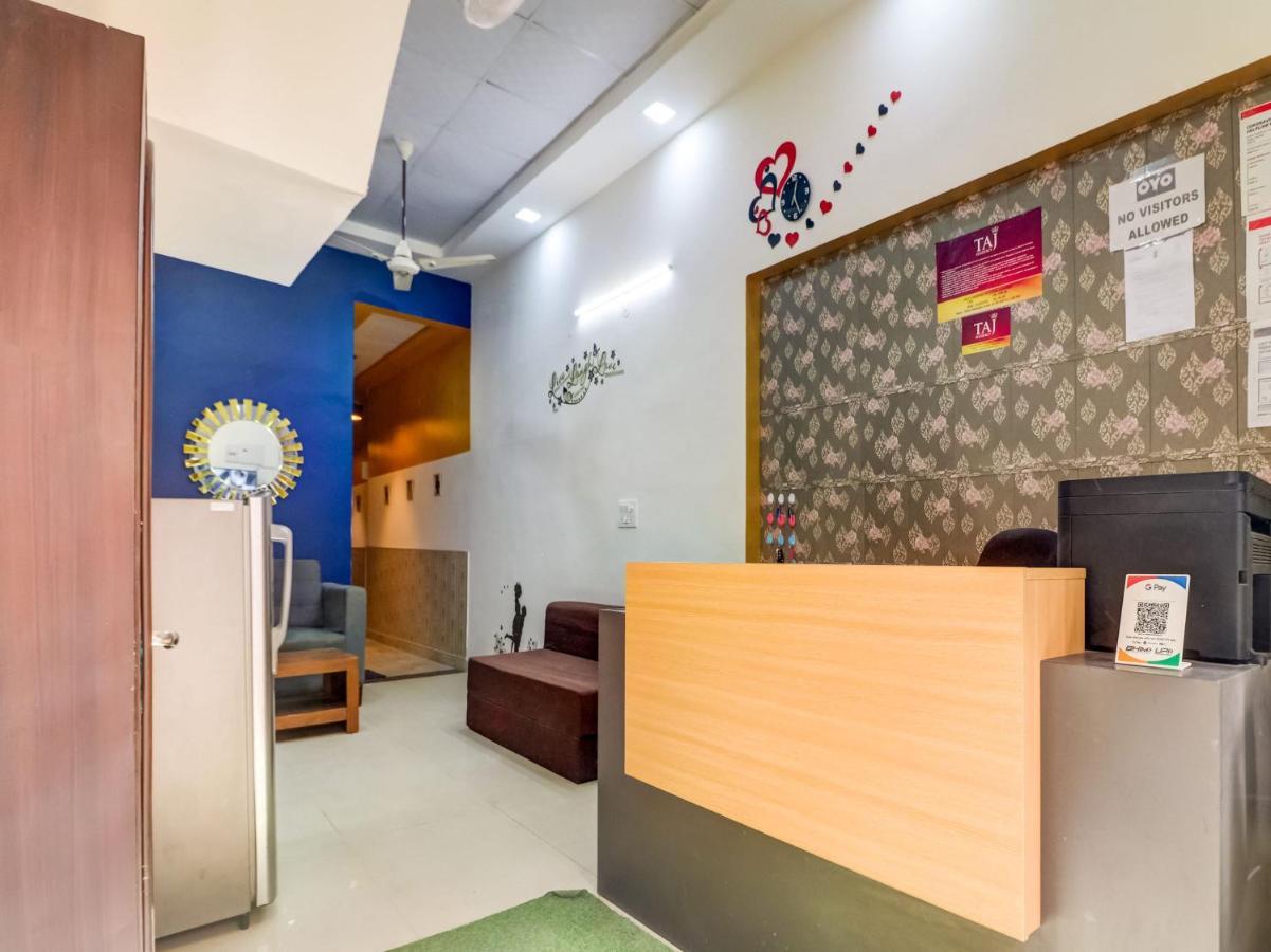 Oyo 74060 Taj Residency Hotel New Delhi Exterior photo